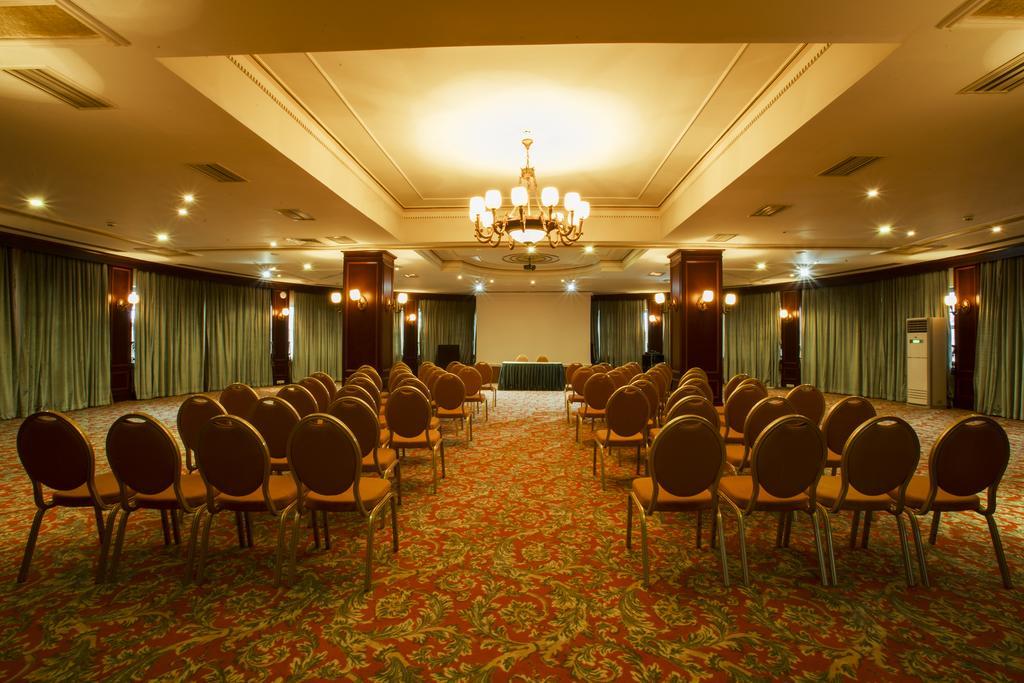 Hotel Intourist Palace Batumi Exterior photo